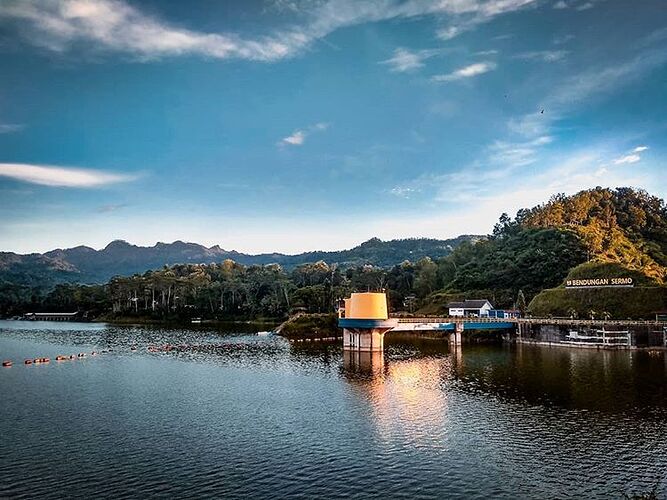 Waduk-Sermo-Kulon-Progo-sumber-ig-hepi_listia